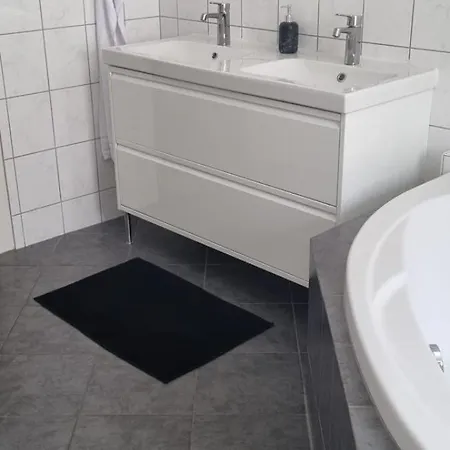 Idyllisches Kleinstadt Haus 90qm 펜션 *